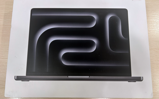 人生第一台 MacBook，历经七年终于买了